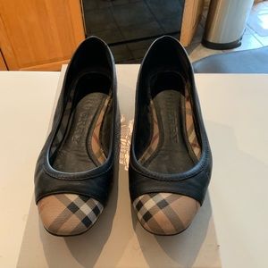 Burberry Ballerine size 7